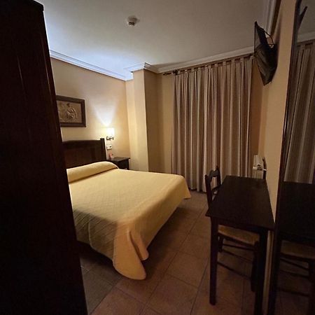 Hostal Restaurante Morote Cano Lezuza ภายนอก รูปภาพ