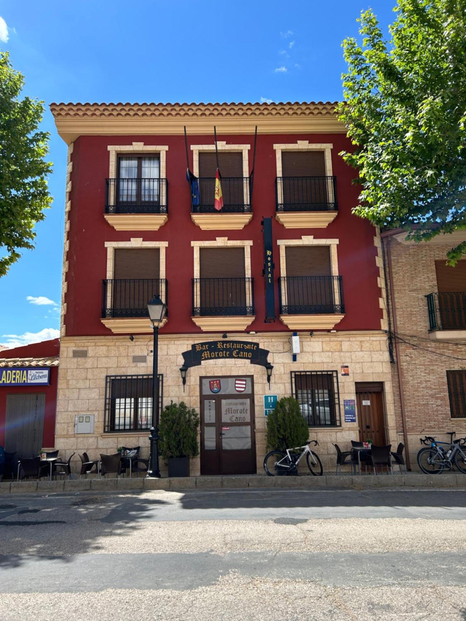 Hostal Restaurante Morote Cano Lezuza ภายนอก รูปภาพ